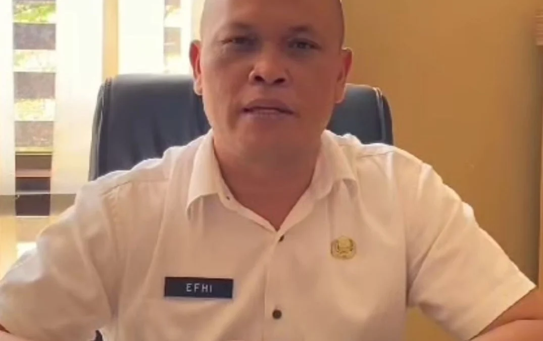 Kabid Informasi Komunikasi Publik (IKP) Diskominfotik KBB, Taufik Kurnaefi saat ditemui di ruang kerjanya, Ngamprah. Dok Jabar Ekspres