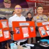 Polres Cimahi saat Menunjukan Barang Bukti Narkoba Berbagai Jenis (mong)