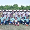 Calon Wali Kota Bogor, Nomor Urut 1, Sendi Fardiansyah (Berdiri Baris Ketiga Kanan) saat mencoba fasilitas Stadion Pajajaran, Kota Bogor belum lama ini. (Yudha Prananda / Jabar Ekspres)