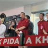 Direktur Penyidik Jampidus Kejagung Abdul Qohar (tengah) dalam konferensi pers di Gedung Kejaksaan Agung, Jakarta, Rabu (24/10). (foto/ANTARA)