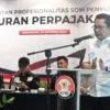 Ketua KPID Jawa Barat Adiyana Slamet menyampaikan arahan kepada perwakilan insan penyiaran.
