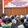 Pj Wali Kota Banjar Ida Wahida Hidayati resmi membuka program Perlindungan Perempuan dan Anak tahun 2024, di Aula Setda Kota Banjar Jawa Barat, Jumat 25 Oktober 2024. (Cecep Herdi/Jabar Ekspres)