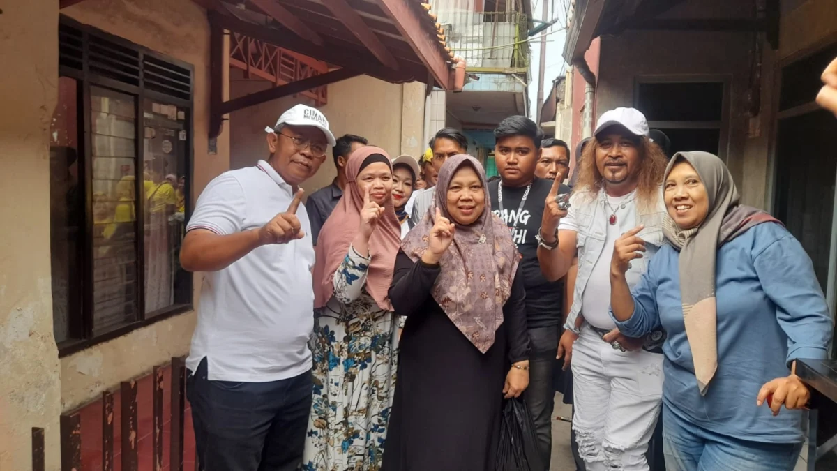 Dikdik-Bagja Siapkan 10.000 Beasiswa untuk Cetak SDM Berkualitas di Cimahi Calon Wali Kota Cimahi, Dikdik Suratno Nugrahawan Komitmen Tingkatkan Kualitas SDM di Cimahi dengan Siapka. 10.000 Beasiswa (mong)