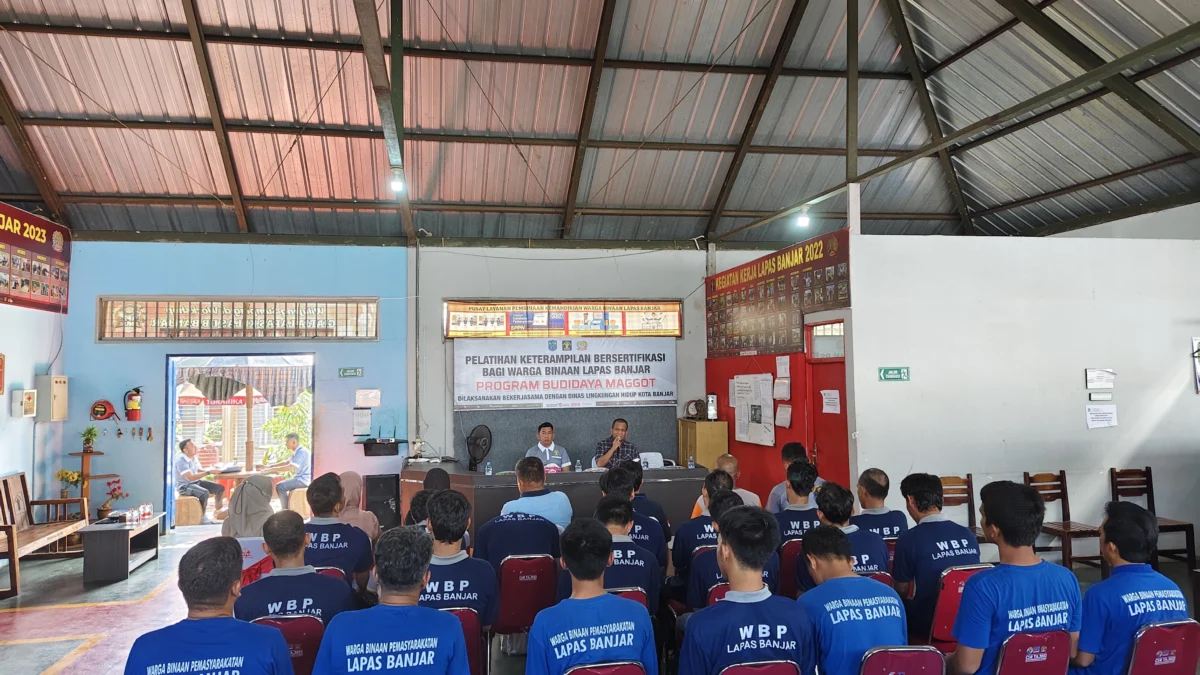 Warga Binaan Lapas Banjar Digembleng Budidaya Maggot Warga Binaan Lapas Kelas llB Banjar digembleng cara membudidayakan magot, Jumat 25 Oktober 2024. (Istimewa)