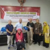 Salah satu penyandang disabilitas di Kabupaten Ciamis mendapatkan bantuan dari Kemensos, Jumat 25 Oktober 2024. (Cecep Herdi/Jabar Ekspres)