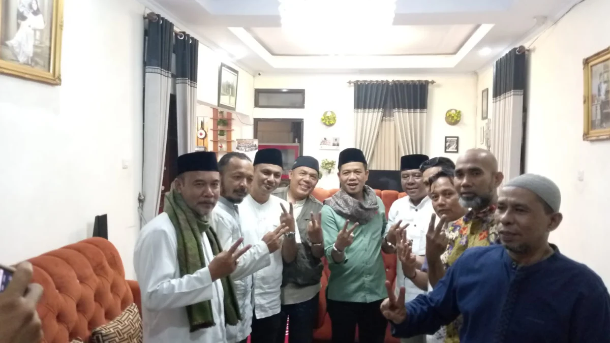 Owner Rumah Makan Padang Hingga Pengusaha Kain Dukung Pasangan Dadang Supriatna-Ali Syakieb