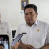 Kepala Bapelitbangda Kota Banjar dr H Andi Bastian (kanan) saat diwawancara awak media, Rabu 30 Oktober 2024. Kata dia, ada 77 warga Kota Banjar masuk kategori miskin ekstrim. (Cecep Herdi/Jabar Ekspres)