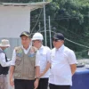 Pj Wali Kota Cimahi, Dicky Saromi saat Mendampingi Pj Gubernur Jawa Barat, Bey Machmudin di TPA Sarimukti (mong)