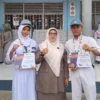 Bawa Medali Emas, 2 Siswa SMA PGRI Parakanmuncang Sumedang Juara di Ajang Karate antar Pelajar se Jabar Sherly (kiri) siswa kelas X6 dan Fahri (kanan) siswa kelas XI IPA 1 SMA PGRI Parakanmuncang, Kecamatan Cimanggung, Sumedang berhasil raih prestasi dengan menjuarai ajang bergengsi Kejuaraan Karate Antar Pelajar Se Provinsi Jawa Barat, yang digelar STKIP Pasundan Cup VI 2024. (Jabar Ekspres)