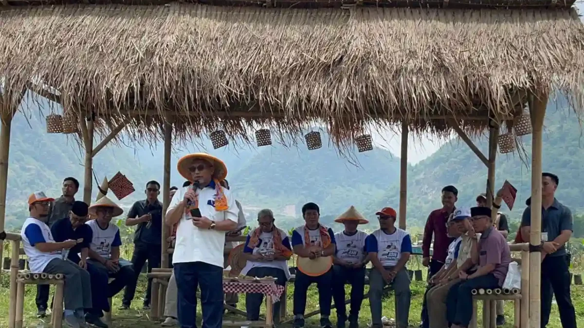 ASIH Komitmen Tingkatkan Produktivitas Pertanian Lewat Perbaikan Infrastruktur Jalan ASIH Komitmen Tingkatkan Produktivitas Pertanian Lewat Perbaikan Infrastruktur Jalan