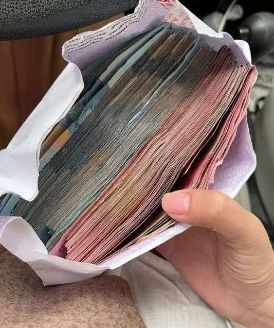 10 Cara Terbaru 2024 Dapat Uang Rp500 Ribu dalam Sehari , Berikut Pilihannya! Berikut cara dapat uang harian hingga Rp500 ribu dalam seharitanpa harus keluar rumah. Berikut 10 daftar pilihannya terbaru bulan ini 2024.