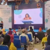 Dekan SITH ITB Prof Endah Sulistyawati saat membuka pameran Biospark ITB 2024 di Aula Barat dan Aula Timur Kampus Ganesha ITB, Jumat, 1 November 2024.