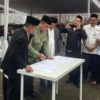 Forum Guru Mengaji Kota Bandung memberikan dukungan kepada Pasangan calon (Paslon) Farhan – Erwin untuk kemanangan Pilwalkot 2024.