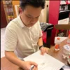 Ethan, seorang siswa yang mengalami intimidasi dari pengusaha Surabaya, Ivan Sugianto, mendapatkan dukungan beasiswa dari Jhon LBF sebagai bentuk empati.