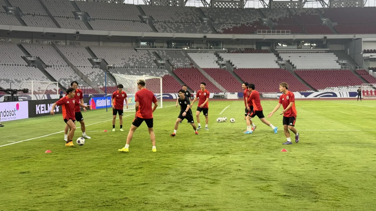 Kondisi Rumput GBK Jelang Laga Timnas Indonesia vs Jepang, Bergelombang dan Rusak! Kondisi lapangan Stadion Utama Gelora Bung Karno (GBK) jelang pertandingan Timnas Indonesia vs Jepang.