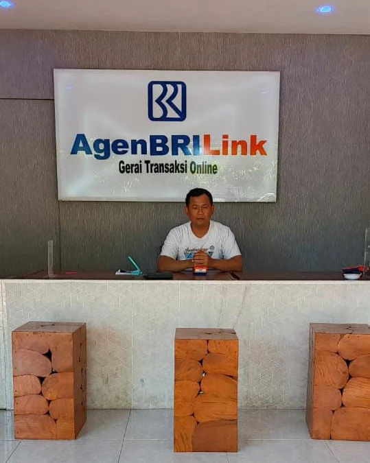 Berawal dari Coba-Coba, AgenBRILink di Situbondo Ini Sekarang Berhasil Dekatkan Akses Perbankan bagi Masyarakat Sekitar Berawal dari Coba-Coba, AgenBRILink di Situbondo Ini Sekarang Berhasil Dekatkan Akses Perbankan bagi Masyarakat Sekitar