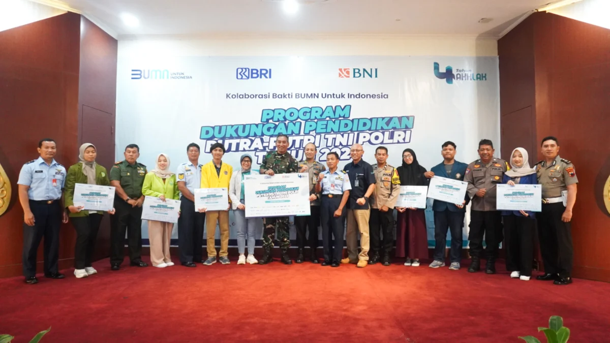 Peringati Hari Pahlawan, BRI Salurkan Bantuan Beasiswa Bagi Anak TNI dan Polri Peringati Hari Pahlawan, BRI Salurkan Bantuan Beasiswa Bagi Anak TNI dan Polri