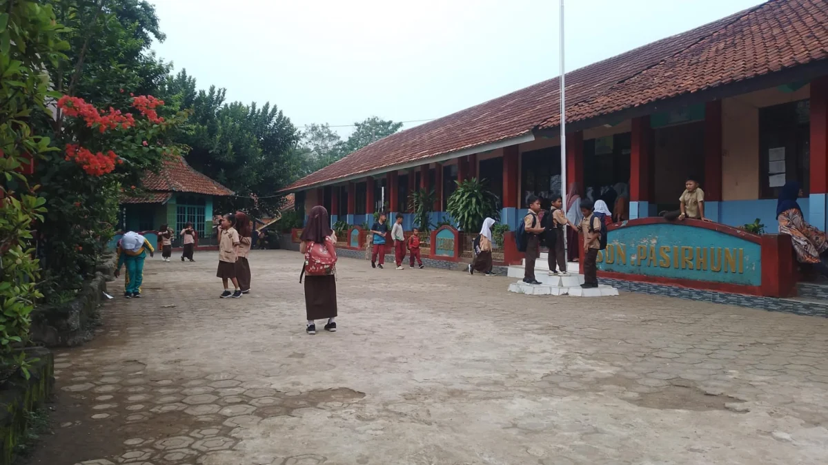 Kades Pasirnanjung Sumedang Akui Sebagian Lahan SDN Pasirhuni Digugat Ahli Waris Sebagian lahan SD Pasirhuni digugat ahli waris
