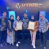 Jajaran Diskominfo Kota Bogor saat menerima dua penghargaan dalam festival Literasi Digital 2024. (Dok. Diskominfo Kota Bogor)