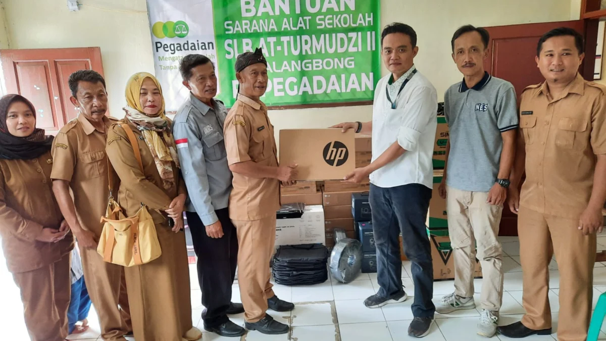 PT Pegadaian Kanwil X Jawa Barat Salurkan Bantuan Pendidikan untuk SLB At-Turmudzi II Malangbong