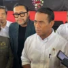 Keluhan tidak diterimanya produksi susu lokal oleh perusahan Industri susu ( IPS ) membuat menteri pertanian Andi Amran Sulaiman kesal.