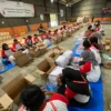 Sebanyak 100 Pekerja Sortir Lipat Surat Suara Pilkada 2024 di Gudang Bulog Kota Cimahi (Mong)