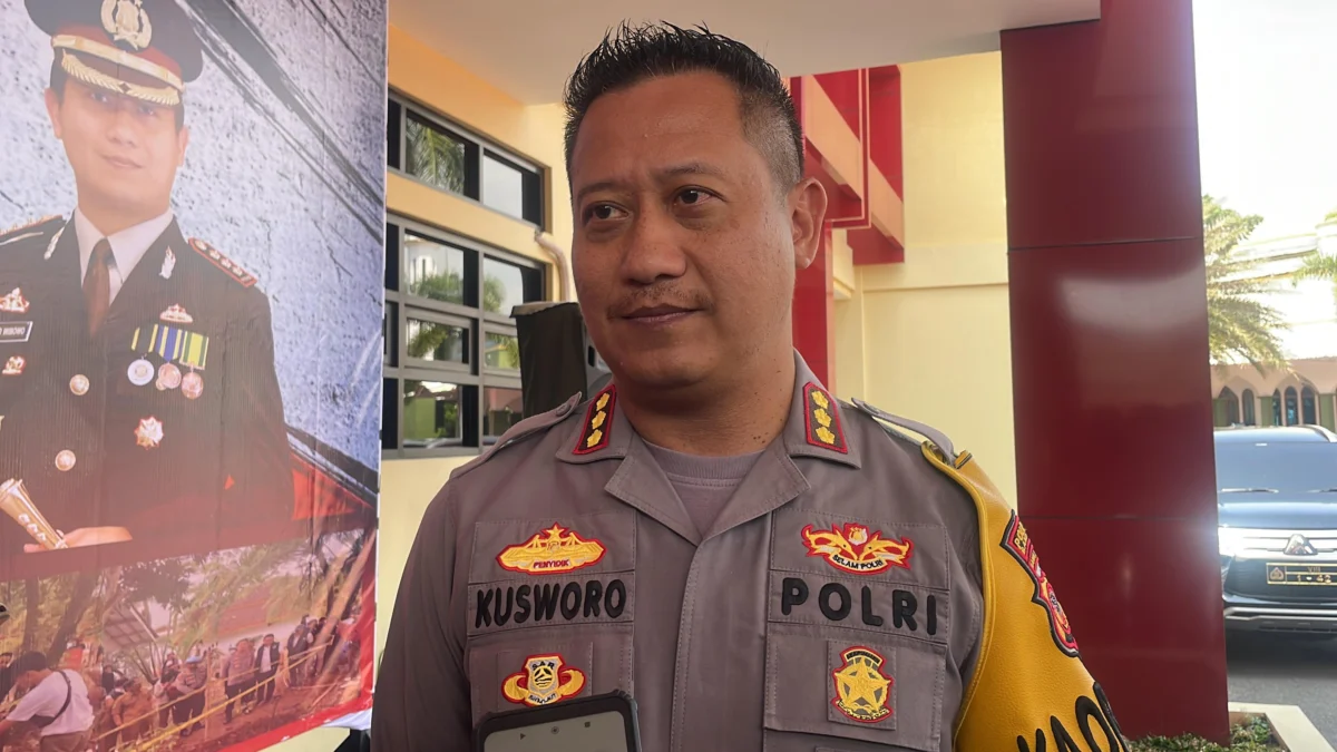 Persib vs Semen Padang Masih Digelar Tanpa Penonton, Polisi akan Gembok Tribun Antisipasi Suporter Datang Kapolresta Bandung Kombes Pol Kusworo Wibowo saat dimintai keterangan di Mapolresta Bandung, Soreang. Foto Agi