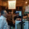 Cawalkot Haru Suandharu saat di The Hallway Space Pasar Kosambi, Minggu (3/11) malam