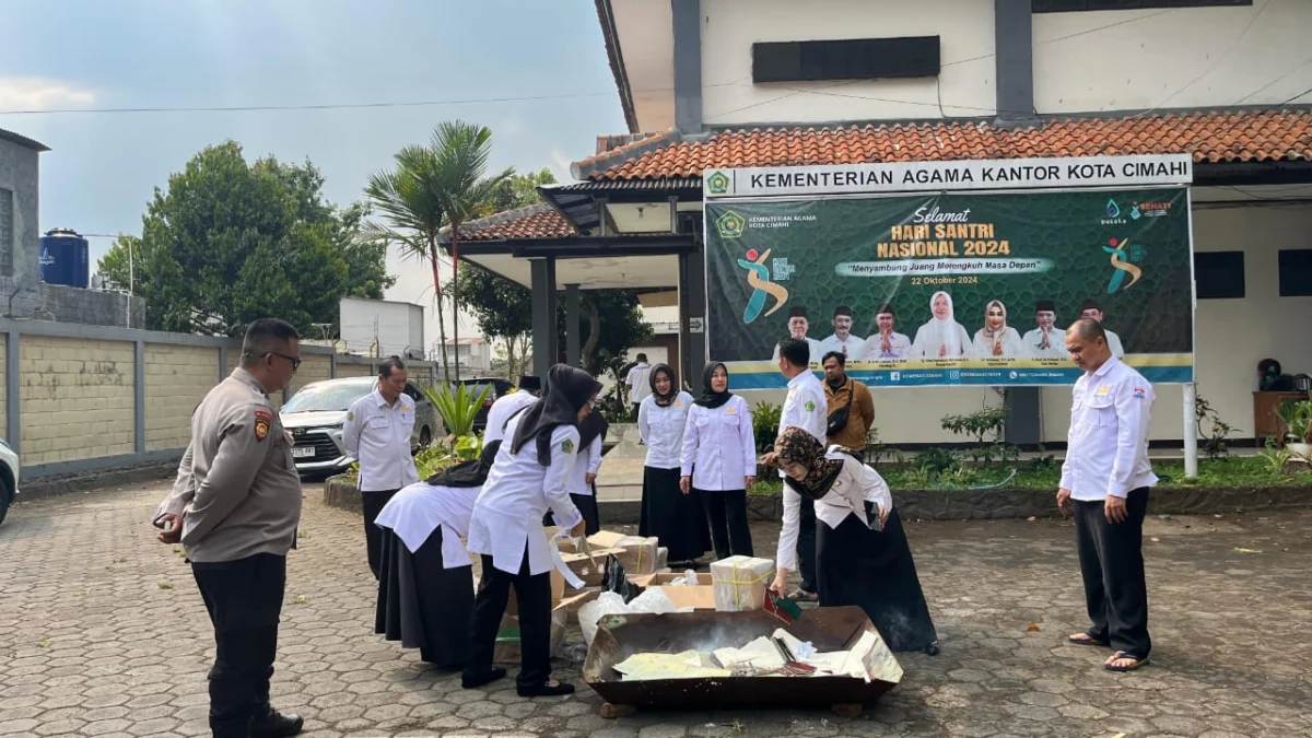 Cegah Penyalahgunaan, Kemenag Cimahi Musnahkan 6.894 Buku Nikah Cegah Penyalahgunaan, Kemenag Cimahi Musnahkan 6.894 buku nikah Cetakan 2022-2023 (istrimewa)