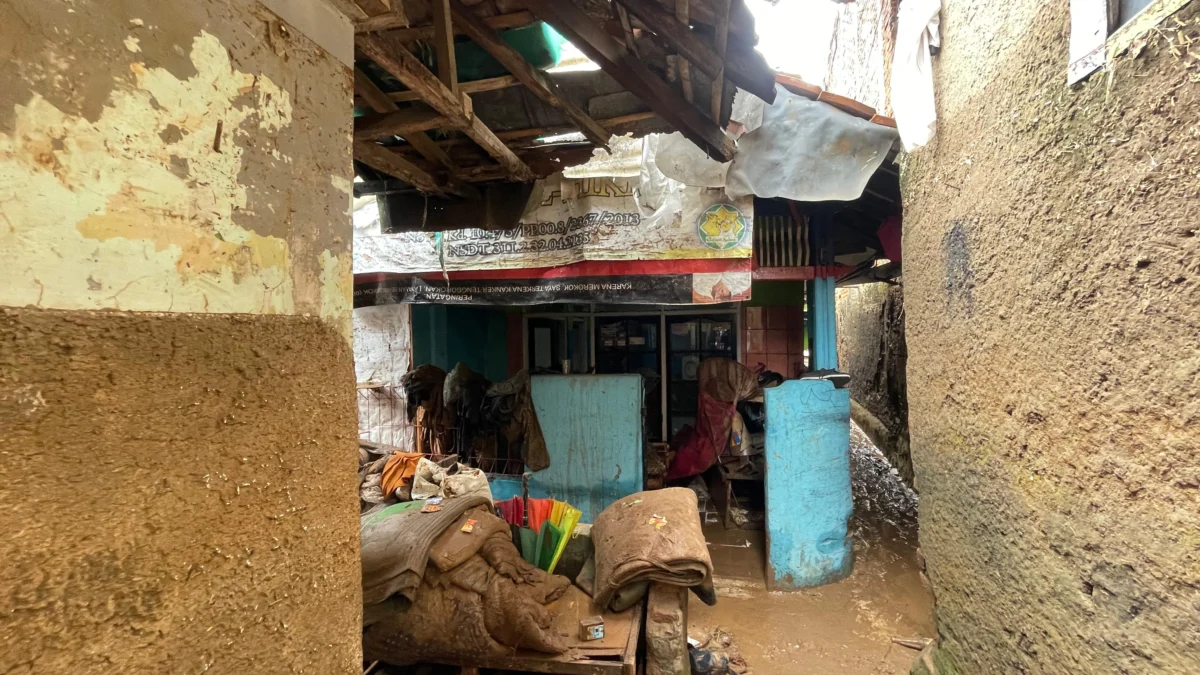 Rumah warga di Kampung Blok Desa, Desa Banjaran Wetan yang terdampak akibat banjir yang melanda wilayah tersebut. Foto Agi