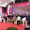 Dok. 4 Paslon Gubernur Jabar 2024-2029 saat pembagian nomor urut. Foto. Sandi Nugraha.