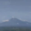 Gunung Semeru yang erupsi pada Minggu (10/11/2024) pukul 06.27 WIB. (foto/ANTARA)