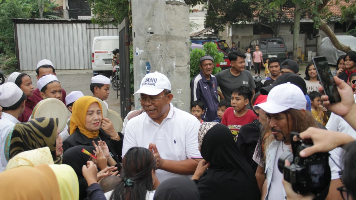 Hindari Bencana, Dikdik S Nugharawan Janji Bakal Pindahkan Kabel Listrik dan Internet ke Bawah Tanah Cawalkot Dikdik Suratno Nugrahawan saat Blusukan ke Warga (mong)
