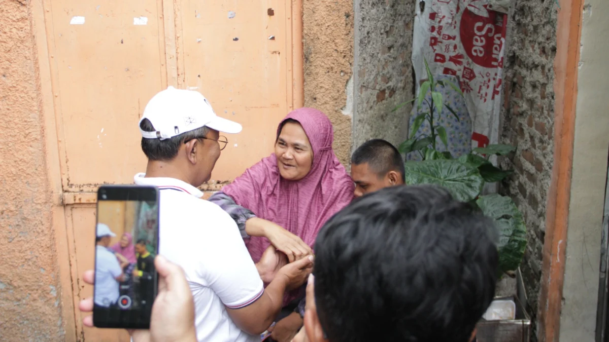Cawalkot Dikdik Suratno Nugrahawan saat Menyapa Warga Cimahi (mong)