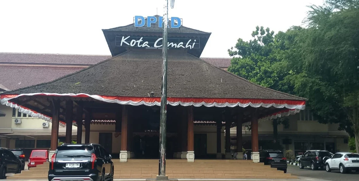 Gedung DPRD Kota Cimahi Akan Direnovasi, Ini Alasannya! Gedung DPRD Kota Cimahi akan Rencanakan Renovasi dan Pemugaran (mong)
