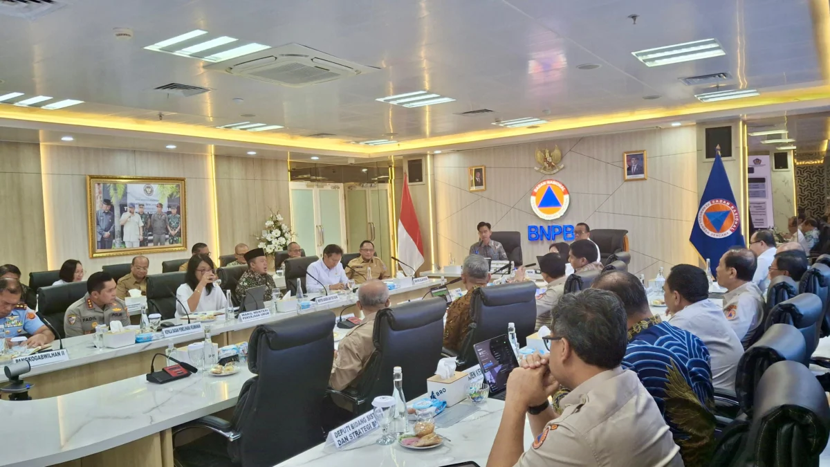 Menteri Nusron Siapkan 50 Hektare Tanah untuk Relokasi Korban Erupsi Gunung Lewotobi Laki-Laki NTT Menteri Nusron Siapkan 50 Hektare Tanah untuk Relokasi Korban Erupsi Gunung Lewotobi Laki-Laki NTT