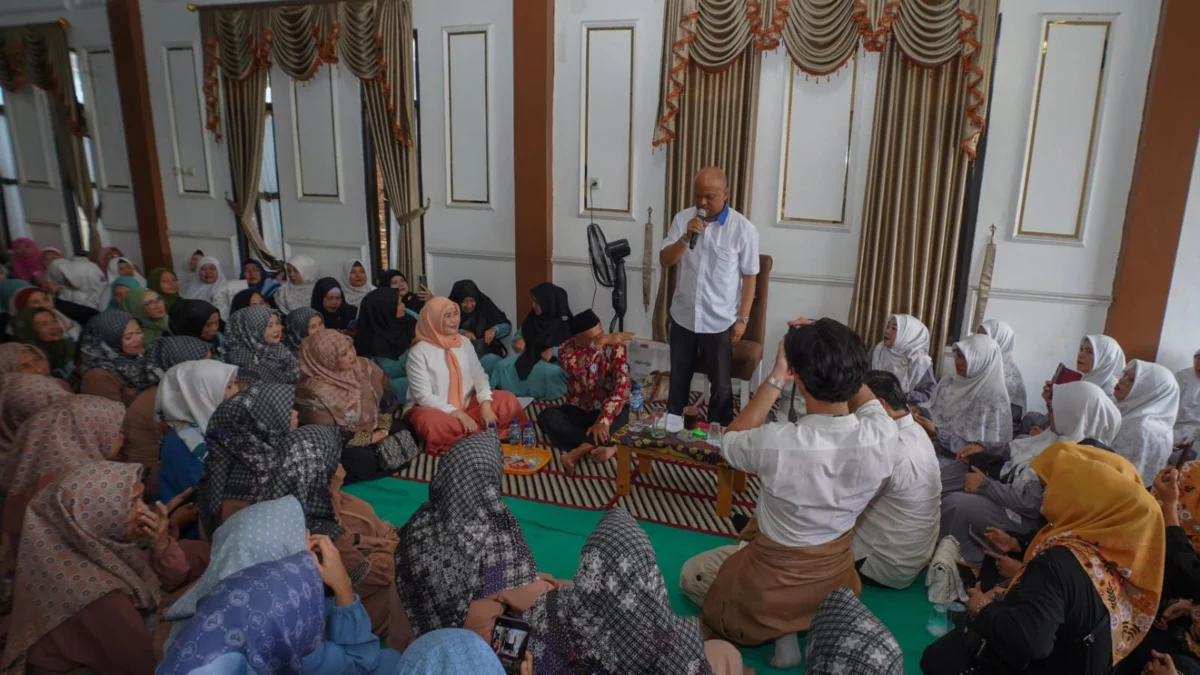 Ilham Habibie Dorong Pemberdayaan Perempuan UMKM di Cilebut Barat Cawagub Jabar nomor urut 3, Ilham Habibie saat bersilaturahmi dengan puluhan pimpinan Majelis Taklim di Bogor. (Yudha Prananda / Istimewa)