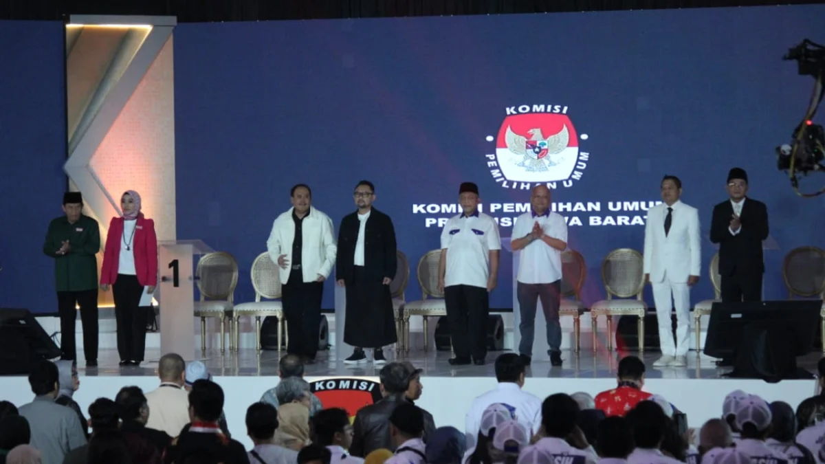 Debat ke-2, KPU Jabar Perpanjang Durasi Jawaban Paslon Jadi 60 Detik st. Debat perdana Pilgub Jabar 2024-2029 di Graha Sanusi Unpad, Kota Bandung. Senin, (11/11). Dok Jabar Ekspres.