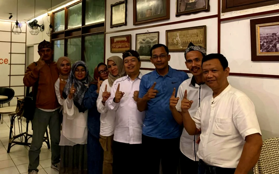 Siap Ngadandanan Kota Bandung, Relawan Prabowo Mania Merapat ke Dandan Arif Relawan Prabowo Mania Ajak Gabung Ngadandanan Bersama Dandan Arif