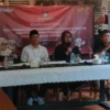 Dok. Konferensi Pers KPU Jabar pasca Pencoblosan Pilkada Serentak 2024. Kamis (28/11). Foto. Sandi Nugraha.