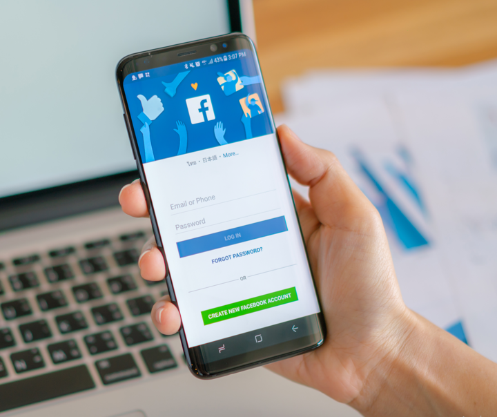 Bangun interaksi yang lebih kuat di Facebook Pro dengan tips konsisten dan kreatif ini! Siap-siap jangkauan kamu meningkat.