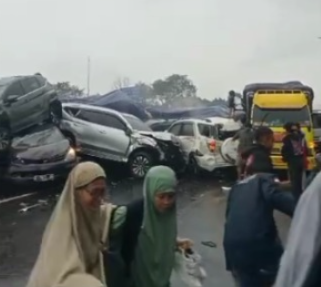 BREAKING NEWS: Terjadi Tabrakan Beruntun di Tol Purbaleunyi KM 92 BREAKING NEWS: Terjadi Tabrakan Beruntun di Tol Purbaleunyi KM 92