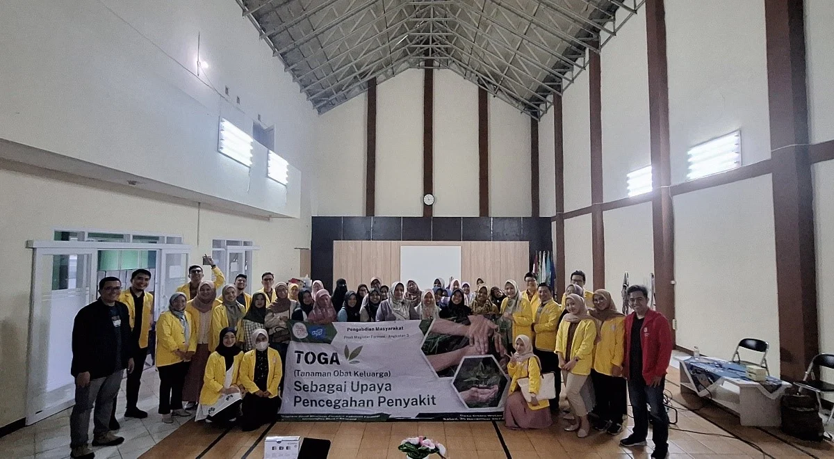 Pengmas Mahasiswa Magister Farmasi UBK, Edukasi Masyarakat Pentingnya TOGA untuk Pencegahan Penyakit Pengmas Mahasiswa Magister Farmasi UBK, Edukasi Masyarakat Pentingnya TOGA untuk Pencegahan Penyakit