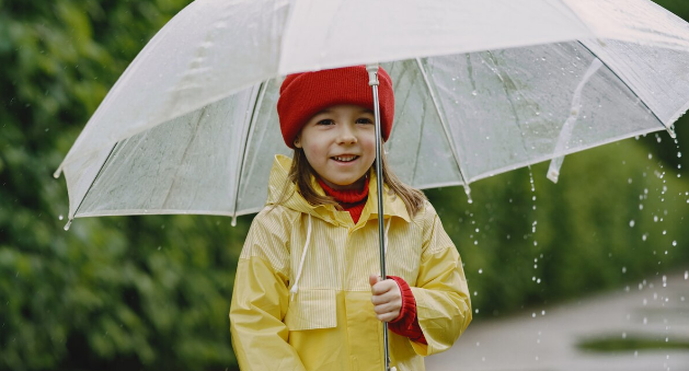 Tips Penting Agar Anak Sehat di Musim Hujan