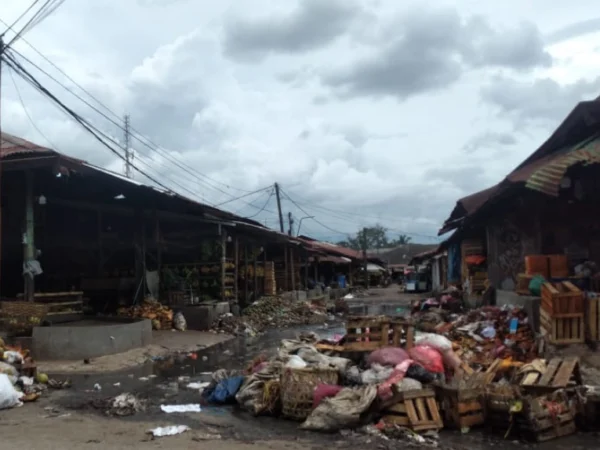 Masalah Besar Sampah Pasar, Bukan Hanya Tanggung Jawab Pengelola! Masalah Besar Sampah Pasar, Bukan Hanya Tanggung Jawab Pengelola!