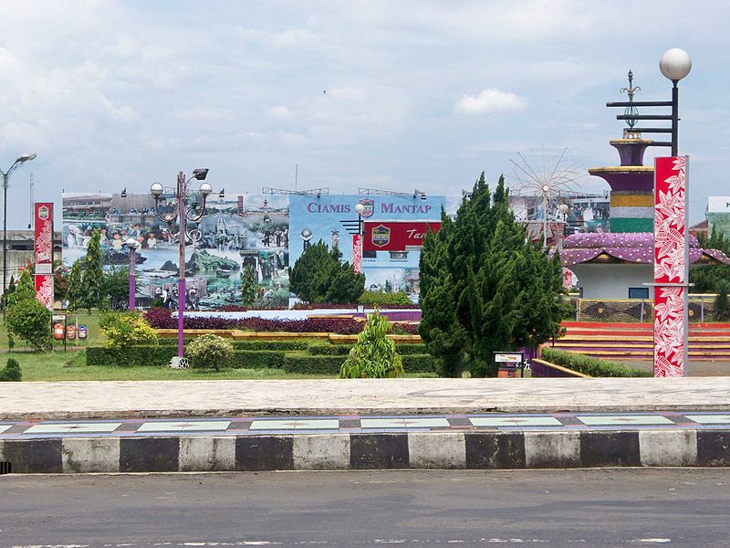 Pemerintah Ciamis Kembangkan Gedung Kuliner dan Parkir Multifungsi di Alun-Alun Ciamis/ Wikipedia