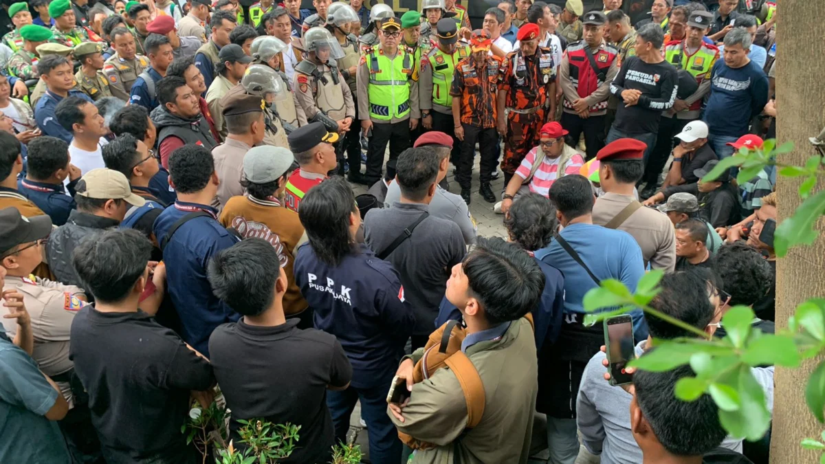 Unjuk Rasa di KPUD Subang Disoal Warga dan Netizen