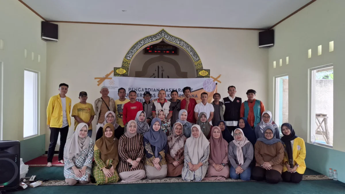 Pengmas UBK Kelompok 16 di Desa Cikahuripan Gelar Edukasi Penggunaan APD untuk Pencegahan Penyakit Akibat Kerja Pengmas UBK Kelompok 16 di Desa Cikahuripan Gelar Edukasi Penggunaan APD untuk Pencegahan Penyakit Akibat Kerja