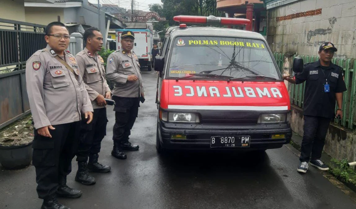 Warga Panaragan Bogor Temukan Jasad Bayi Perempuan Terbungkus Kantong Plastik, Polisi Lakukan Penyelidikan Ilustrasi: Polisi lakukan penyelidikan atas temuan jasad bayi perempuan di Panaragan, Bogor Tengah, Senin (23/12). (Yudha Prananda / Dok. Polsek Bogor Tengah)