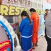Tersangka TPPO TKW Ilegal, MK (33) dan MZL (31) saat diekspose Polresta Bogor Kota, Jumat (27/12). (Yudha Prananda / Jabar Ekspres)